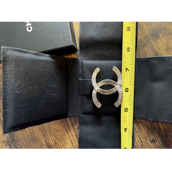 Chanel CC Pin and Brooch - Picture 1 of 6